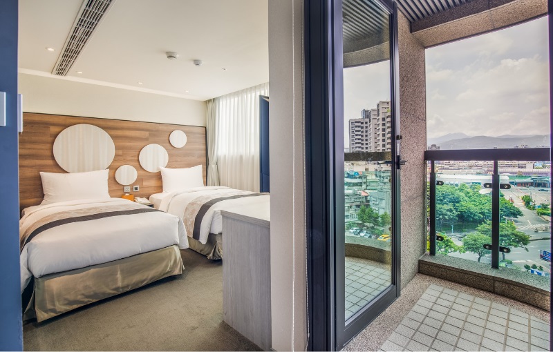 Eco Friendly Deluxe Twin Room with City View & Balcony